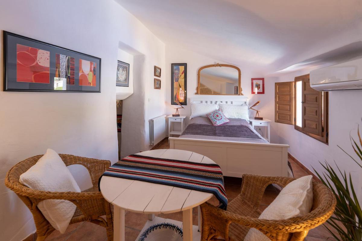Atelier 88 Bed & Breakfast Алкала ла Реал Екстериор снимка